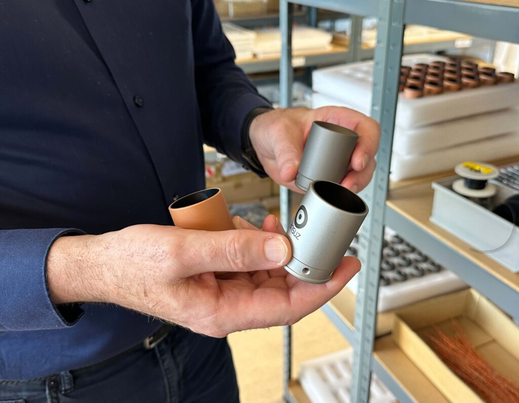 Hochwertige Komponenten und Materialien bilden die Grundlage für besten Kabel-Hifi-Klang.