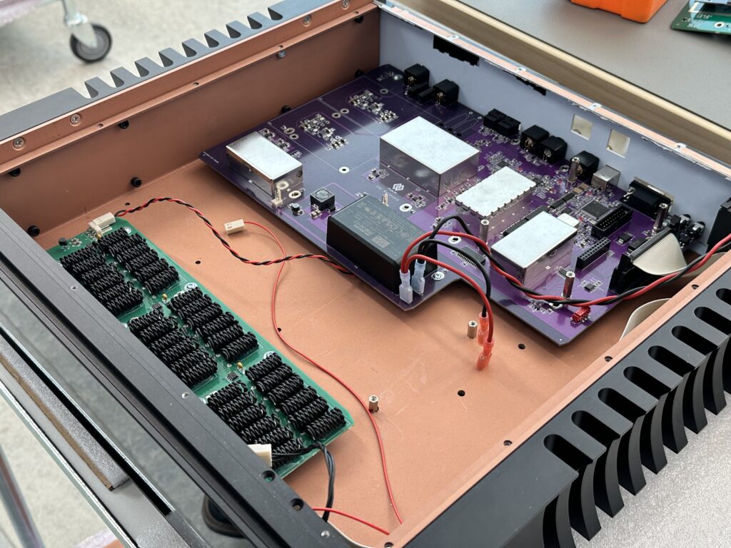 Sorgsame Konzeption und elektrotechnisches Knowhow bilden die Basis für alle Aavik Produkte.