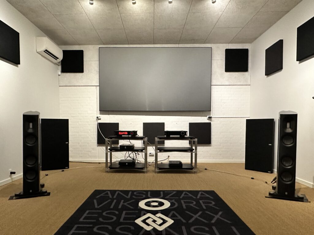 Einer der Vorführräume der Audio Group Denmark.