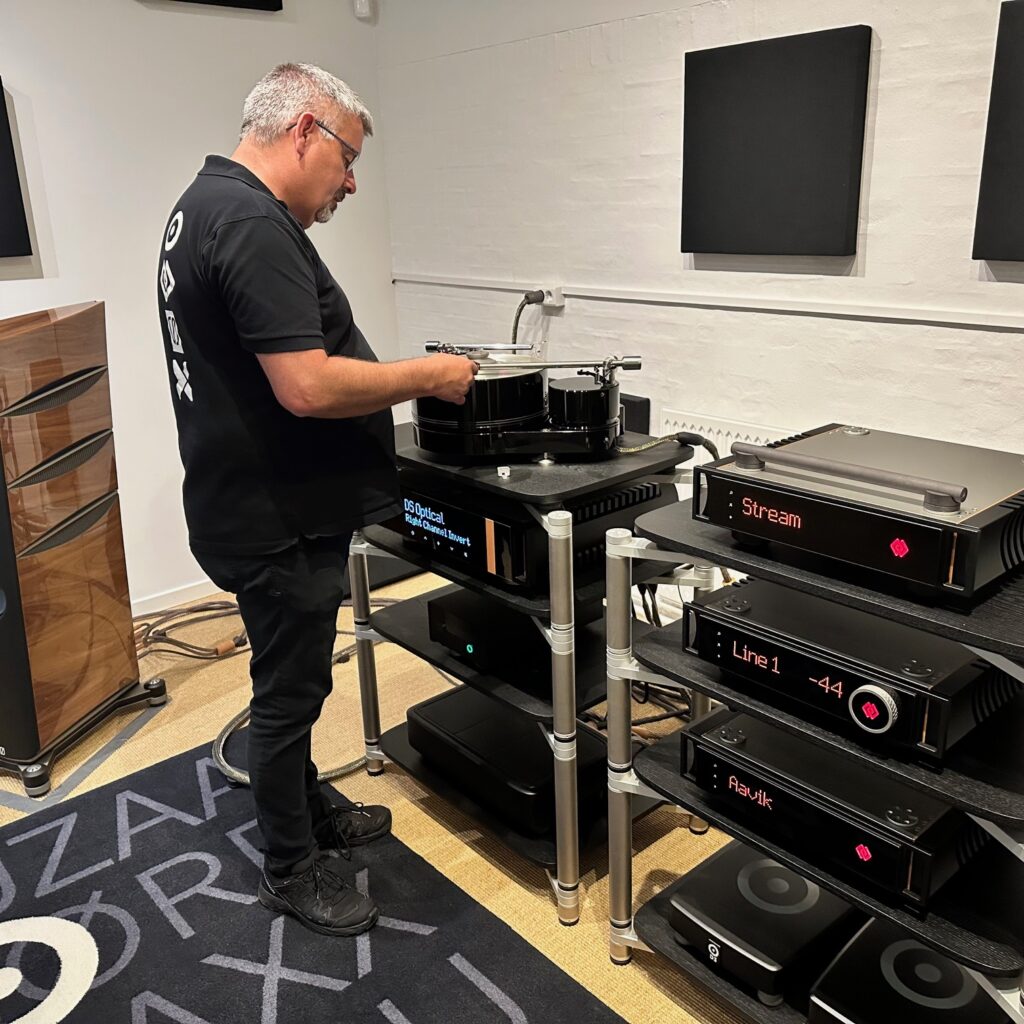 Auch bei analogem High End Hifi zeigt Aavik höchstes Knowhow. Bald kommen eigenen Schallpllatenspieler.