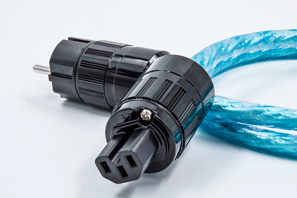 Supra Excalibur LoRad mit original rhodinierten Anschluss Steckern.